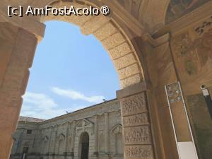 [P18] Loggia muzelor și Curtea de onoare » foto by Carmen Ion
 - 
<span class="allrVoted glyphicon glyphicon-heart hidden" id="av1547101"></span>
<a class="m-l-10 hidden" id="sv1547101" onclick="voting_Foto_DelVot(,1547101,22402)" role="button">șterge vot <span class="glyphicon glyphicon-remove"></span></a>
<a id="v91547101" class=" c-red"  onclick="voting_Foto_SetVot(1547101)" role="button"><span class="glyphicon glyphicon-heart-empty"></span> <b>LIKE</b> = Votează poza</a> <img class="hidden"  id="f1547101W9" src="/imagini/loader.gif" border="0" /><span class="AjErrMes hidden" id="e1547101ErM"></span>