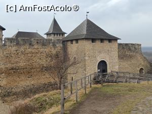 [P12] Cetatea Hotin, Castelul, Turnul de Sud (Turnul Poartă), Poarta principală de acces în Castel cu poduri mobile odinioară, secolele 17 - 19 » foto by mprofeanu
 - 
<span class="allrVoted glyphicon glyphicon-heart hidden" id="av1498244"></span>
<a class="m-l-10 hidden" id="sv1498244" onclick="voting_Foto_DelVot(,1498244,22455)" role="button">șterge vot <span class="glyphicon glyphicon-remove"></span></a>
<a id="v91498244" class=" c-red"  onclick="voting_Foto_SetVot(1498244)" role="button"><span class="glyphicon glyphicon-heart-empty"></span> <b>LIKE</b> = Votează poza</a> <img class="hidden"  id="f1498244W9" src="/imagini/loader.gif" border="0" /><span class="AjErrMes hidden" id="e1498244ErM"></span>