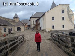 [P14] Cetatea Hotin, Castelul, Curtea Interioară pozată de pe podul Turnului de Sud, în dreapta Cazarma, lipită de ea Biserica, în stânga Palatul Comandantului, Fântâna.. » foto by mprofeanu
 - 
<span class="allrVoted glyphicon glyphicon-heart hidden" id="av1498246"></span>
<a class="m-l-10 hidden" id="sv1498246" onclick="voting_Foto_DelVot(,1498246,22455)" role="button">șterge vot <span class="glyphicon glyphicon-remove"></span></a>
<a id="v91498246" class=" c-red"  onclick="voting_Foto_SetVot(1498246)" role="button"><span class="glyphicon glyphicon-heart-empty"></span> <b>LIKE</b> = Votează poza</a> <img class="hidden"  id="f1498246W9" src="/imagini/loader.gif" border="0" /><span class="AjErrMes hidden" id="e1498246ErM"></span>