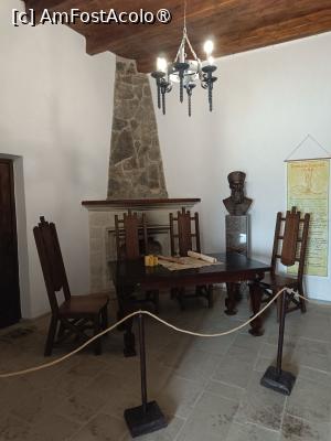 [P18] Cetatea Hotin, Castelul, Cazarma, Expoziția „Istoria și tehnologia artileriei medievale”,  La parter Bustul Hatmanului Petro Sahaidachny » foto by mprofeanu
 - 
<span class="allrVoted glyphicon glyphicon-heart hidden" id="av1498250"></span>
<a class="m-l-10 hidden" id="sv1498250" onclick="voting_Foto_DelVot(,1498250,22455)" role="button">șterge vot <span class="glyphicon glyphicon-remove"></span></a>
<a id="v91498250" class=" c-red"  onclick="voting_Foto_SetVot(1498250)" role="button"><span class="glyphicon glyphicon-heart-empty"></span> <b>LIKE</b> = Votează poza</a> <img class="hidden"  id="f1498250W9" src="/imagini/loader.gif" border="0" /><span class="AjErrMes hidden" id="e1498250ErM"></span>