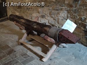 [P30] Cetatea Hotin, Castelul, Cazarma, Pivnița, Expoziția „Instrumente de Asediu și Apărare în Evul Mediu”, Berbec de spart ziduri » foto by mprofeanu
 - 
<span class="allrVoted glyphicon glyphicon-heart hidden" id="av1498262"></span>
<a class="m-l-10 hidden" id="sv1498262" onclick="voting_Foto_DelVot(,1498262,22455)" role="button">șterge vot <span class="glyphicon glyphicon-remove"></span></a>
<a id="v91498262" class=" c-red"  onclick="voting_Foto_SetVot(1498262)" role="button"><span class="glyphicon glyphicon-heart-empty"></span> <b>LIKE</b> = Votează poza</a> <img class="hidden"  id="f1498262W9" src="/imagini/loader.gif" border="0" /><span class="AjErrMes hidden" id="e1498262ErM"></span>