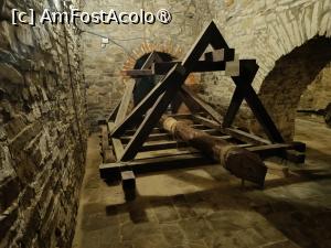 [P32] Cetatea Hotin, Castelul, Cazarma, Pivnița, Expoziția „Instrumente de Asediu și Apărare în Evul Mediu”, Berbec de spart ziduri » foto by mprofeanu
 - 
<span class="allrVoted glyphicon glyphicon-heart hidden" id="av1498264"></span>
<a class="m-l-10 hidden" id="sv1498264" onclick="voting_Foto_DelVot(,1498264,22455)" role="button">șterge vot <span class="glyphicon glyphicon-remove"></span></a>
<a id="v91498264" class=" c-red"  onclick="voting_Foto_SetVot(1498264)" role="button"><span class="glyphicon glyphicon-heart-empty"></span> <b>LIKE</b> = Votează poza</a> <img class="hidden"  id="f1498264W9" src="/imagini/loader.gif" border="0" /><span class="AjErrMes hidden" id="e1498264ErM"></span>