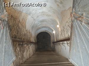 [P35] Cetatea Hotin, Castelul, Palatul Comandantului, Scările ce coboară în Pivniță, pe care coborâm și noi » foto by mprofeanu
 - 
<span class="allrVoted glyphicon glyphicon-heart hidden" id="av1498267"></span>
<a class="m-l-10 hidden" id="sv1498267" onclick="voting_Foto_DelVot(,1498267,22455)" role="button">șterge vot <span class="glyphicon glyphicon-remove"></span></a>
<a id="v91498267" class=" c-red"  onclick="voting_Foto_SetVot(1498267)" role="button"><span class="glyphicon glyphicon-heart-empty"></span> <b>LIKE</b> = Votează poza</a> <img class="hidden"  id="f1498267W9" src="/imagini/loader.gif" border="0" /><span class="AjErrMes hidden" id="e1498267ErM"></span>