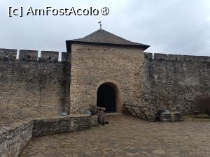 [P55] Cetatea Hotin, Castelul, Turnul de sud, ieșim acum pentru a ne plimba și a ocoli castelul pe la exterior... » foto by mprofeanu
 - 
<span class="allrVoted glyphicon glyphicon-heart hidden" id="av1498287"></span>
<a class="m-l-10 hidden" id="sv1498287" onclick="voting_Foto_DelVot(,1498287,22455)" role="button">șterge vot <span class="glyphicon glyphicon-remove"></span></a>
<a id="v91498287" class=" c-red"  onclick="voting_Foto_SetVot(1498287)" role="button"><span class="glyphicon glyphicon-heart-empty"></span> <b>LIKE</b> = Votează poza</a> <img class="hidden"  id="f1498287W9" src="/imagini/loader.gif" border="0" /><span class="AjErrMes hidden" id="e1498287ErM"></span>