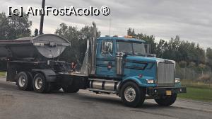 [P18] camion american » foto by robert
 - 
<span class="allrVoted glyphicon glyphicon-heart hidden" id="av1501749"></span>
<a class="m-l-10 hidden" id="sv1501749" onclick="voting_Foto_DelVot(,1501749,22462)" role="button">șterge vot <span class="glyphicon glyphicon-remove"></span></a>
<a id="v91501749" class=" c-red"  onclick="voting_Foto_SetVot(1501749)" role="button"><span class="glyphicon glyphicon-heart-empty"></span> <b>LIKE</b> = Votează poza</a> <img class="hidden"  id="f1501749W9" src="/imagini/loader.gif" border="0" /><span class="AjErrMes hidden" id="e1501749ErM"></span>