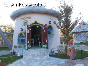 [P12] Porumbacu de Sus - Parcul tematic "Povestea Calendarului". Căsuța lunii Aprilie. » foto by iulianic
 - 
<span class="allrVoted glyphicon glyphicon-heart hidden" id="av1346148"></span>
<a class="m-l-10 hidden" id="sv1346148" onclick="voting_Foto_DelVot(,1346148,22464)" role="button">șterge vot <span class="glyphicon glyphicon-remove"></span></a>
<a id="v91346148" class=" c-red"  onclick="voting_Foto_SetVot(1346148)" role="button"><span class="glyphicon glyphicon-heart-empty"></span> <b>LIKE</b> = Votează poza</a> <img class="hidden"  id="f1346148W9" src="/imagini/loader.gif" border="0" /><span class="AjErrMes hidden" id="e1346148ErM"></span>