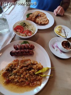 [P10] Restaurant Mama Leti » foto by crismis
 - 
<span class="allrVoted glyphicon glyphicon-heart hidden" id="av1502656"></span>
<a class="m-l-10 hidden" id="sv1502656" onclick="voting_Foto_DelVot(,1502656,22478)" role="button">șterge vot <span class="glyphicon glyphicon-remove"></span></a>
<a id="v91502656" class=" c-red"  onclick="voting_Foto_SetVot(1502656)" role="button"><span class="glyphicon glyphicon-heart-empty"></span> <b>LIKE</b> = Votează poza</a> <img class="hidden"  id="f1502656W9" src="/imagini/loader.gif" border="0" /><span class="AjErrMes hidden" id="e1502656ErM"></span>