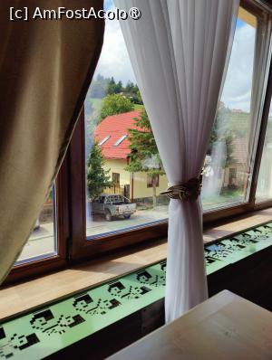 [P06] Restaurant Mama Leti; vedere de la fereastra noastră » foto by crismis
 - 
<span class="allrVoted glyphicon glyphicon-heart hidden" id="av1502652"></span>
<a class="m-l-10 hidden" id="sv1502652" onclick="voting_Foto_DelVot(,1502652,22478)" role="button">șterge vot <span class="glyphicon glyphicon-remove"></span></a>
<a id="v91502652" class=" c-red"  onclick="voting_Foto_SetVot(1502652)" role="button"><span class="glyphicon glyphicon-heart-empty"></span> <b>LIKE</b> = Votează poza</a> <img class="hidden"  id="f1502652W9" src="/imagini/loader.gif" border="0" /><span class="AjErrMes hidden" id="e1502652ErM"></span>