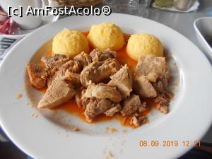 [P15] tocanita de porc cu mamaliga » foto by zlatna
 - 
<span class="allrVoted glyphicon glyphicon-heart hidden" id="av1114876"></span>
<a class="m-l-10 hidden" id="sv1114876" onclick="voting_Foto_DelVot(,1114876,22499)" role="button">șterge vot <span class="glyphicon glyphicon-remove"></span></a>
<a id="v91114876" class=" c-red"  onclick="voting_Foto_SetVot(1114876)" role="button"><span class="glyphicon glyphicon-heart-empty"></span> <b>LIKE</b> = Votează poza</a> <img class="hidden"  id="f1114876W9" src="/imagini/loader.gif" border="0" /><span class="AjErrMes hidden" id="e1114876ErM"></span>