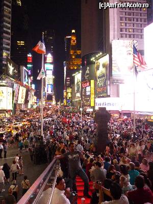[P11] n-ai fost in NY pana nu ti-ai facut poze in Times Square » foto by graclari
 - 
<span class="allrVoted glyphicon glyphicon-heart hidden" id="av615687"></span>
<a class="m-l-10 hidden" id="sv615687" onclick="voting_Foto_DelVot(,615687,22539)" role="button">șterge vot <span class="glyphicon glyphicon-remove"></span></a>
<a id="v9615687" class=" c-red"  onclick="voting_Foto_SetVot(615687)" role="button"><span class="glyphicon glyphicon-heart-empty"></span> <b>LIKE</b> = Votează poza</a> <img class="hidden"  id="f615687W9" src="/imagini/loader.gif" border="0" /><span class="AjErrMes hidden" id="e615687ErM"></span>