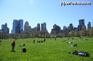 [P05] pajistea din Central Park unde se fac picnicuri » foto by graclari
 - 
<span class="allrVoted glyphicon glyphicon-heart hidden" id="av615681"></span>
<a class="m-l-10 hidden" id="sv615681" onclick="voting_Foto_DelVot(,615681,22539)" role="button">șterge vot <span class="glyphicon glyphicon-remove"></span></a>
<a id="v9615681" class=" c-red"  onclick="voting_Foto_SetVot(615681)" role="button"><span class="glyphicon glyphicon-heart-empty"></span> <b>LIKE</b> = Votează poza</a> <img class="hidden"  id="f615681W9" src="/imagini/loader.gif" border="0" /><span class="AjErrMes hidden" id="e615681ErM"></span>