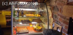 [P06] Cafenea Coloniale: vitrină cu prăjituri » foto by irinad
 - 
<span class="allrVoted glyphicon glyphicon-heart hidden" id="av1136601"></span>
<a class="m-l-10 hidden" id="sv1136601" onclick="voting_Foto_DelVot(,1136601,22572)" role="button">șterge vot <span class="glyphicon glyphicon-remove"></span></a>
<a id="v91136601" class=" c-red"  onclick="voting_Foto_SetVot(1136601)" role="button"><span class="glyphicon glyphicon-heart-empty"></span> <b>LIKE</b> = Votează poza</a> <img class="hidden"  id="f1136601W9" src="/imagini/loader.gif" border="0" /><span class="AjErrMes hidden" id="e1136601ErM"></span>