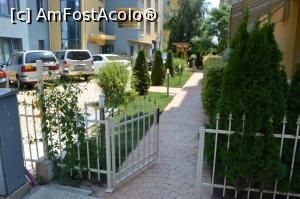 [P03] Intrare pietonală în Aquaria Aparthotel din Sunny Beach.  » foto by traian.leuca †
 - 
<span class="allrVoted glyphicon glyphicon-heart hidden" id="av893510"></span>
<a class="m-l-10 hidden" id="sv893510" onclick="voting_Foto_DelVot(,893510,22573)" role="button">șterge vot <span class="glyphicon glyphicon-remove"></span></a>
<a id="v9893510" class=" c-red"  onclick="voting_Foto_SetVot(893510)" role="button"><span class="glyphicon glyphicon-heart-empty"></span> <b>LIKE</b> = Votează poza</a> <img class="hidden"  id="f893510W9" src="/imagini/loader.gif" border="0" /><span class="AjErrMes hidden" id="e893510ErM"></span>