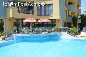 [P07] Piscina de la Aquaria Aparthotel din Sunny Beach.  » foto by traian.leuca †
 - 
<span class="allrVoted glyphicon glyphicon-heart hidden" id="av893514"></span>
<a class="m-l-10 hidden" id="sv893514" onclick="voting_Foto_DelVot(,893514,22573)" role="button">șterge vot <span class="glyphicon glyphicon-remove"></span></a>
<a id="v9893514" class=" c-red"  onclick="voting_Foto_SetVot(893514)" role="button"><span class="glyphicon glyphicon-heart-empty"></span> <b>LIKE</b> = Votează poza</a> <img class="hidden"  id="f893514W9" src="/imagini/loader.gif" border="0" /><span class="AjErrMes hidden" id="e893514ErM"></span>