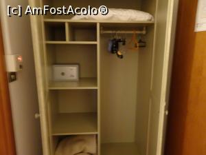 [P02] Dulapul » foto by vacantamea2012
 - 
<span class="allrVoted glyphicon glyphicon-heart hidden" id="av893878"></span>
<a class="m-l-10 hidden" id="sv893878" onclick="voting_Foto_DelVot(,893878,22578)" role="button">șterge vot <span class="glyphicon glyphicon-remove"></span></a>
<a id="v9893878" class=" c-red"  onclick="voting_Foto_SetVot(893878)" role="button"><span class="glyphicon glyphicon-heart-empty"></span> <b>LIKE</b> = Votează poza</a> <img class="hidden"  id="f893878W9" src="/imagini/loader.gif" border="0" /><span class="AjErrMes hidden" id="e893878ErM"></span>