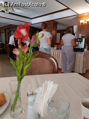 [P14] Sala de mese » foto by laurand
 - 
<span class="allrVoted glyphicon glyphicon-heart hidden" id="av1507930"></span>
<a class="m-l-10 hidden" id="sv1507930" onclick="voting_Foto_DelVot(,1507930,22589)" role="button">șterge vot <span class="glyphicon glyphicon-remove"></span></a>
<a id="v91507930" class=" c-red"  onclick="voting_Foto_SetVot(1507930)" role="button"><span class="glyphicon glyphicon-heart-empty"></span> <b>LIKE</b> = Votează poza</a> <img class="hidden"  id="f1507930W9" src="/imagini/loader.gif" border="0" /><span class="AjErrMes hidden" id="e1507930ErM"></span>