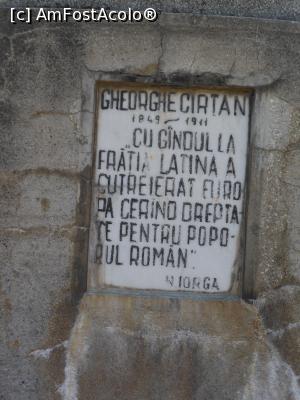 [P14] Făgăraș - Inscripție pe Monumentul "Badea Cârțan". » foto by iulianic
 - 
<span class="allrVoted glyphicon glyphicon-heart hidden" id="av1340887"></span>
<a class="m-l-10 hidden" id="sv1340887" onclick="voting_Foto_DelVot(,1340887,22590)" role="button">șterge vot <span class="glyphicon glyphicon-remove"></span></a>
<a id="v91340887" class=" c-red"  onclick="voting_Foto_SetVot(1340887)" role="button"><span class="glyphicon glyphicon-heart-empty"></span> <b>LIKE</b> = Votează poza</a> <img class="hidden"  id="f1340887W9" src="/imagini/loader.gif" border="0" /><span class="AjErrMes hidden" id="e1340887ErM"></span>
