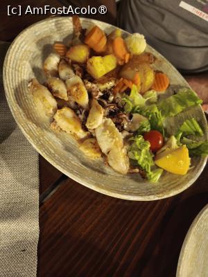 [P07] Calamari la gratar » foto by fredutza
 - 
<span class="allrVoted glyphicon glyphicon-heart hidden" id="av1499423"></span>
<a class="m-l-10 hidden" id="sv1499423" onclick="voting_Foto_DelVot(,1499423,22630)" role="button">șterge vot <span class="glyphicon glyphicon-remove"></span></a>
<a id="v91499423" class=" c-red"  onclick="voting_Foto_SetVot(1499423)" role="button"><span class="glyphicon glyphicon-heart-empty"></span> <b>LIKE</b> = Votează poza</a> <img class="hidden"  id="f1499423W9" src="/imagini/loader.gif" border="0" /><span class="AjErrMes hidden" id="e1499423ErM"></span>