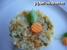 [P13] Restaurant-hotel Rin, Miercurea Sibiului, pilaf cu foarte mult piper si crusta » foto by magdalena
 - 
<span class="allrVoted glyphicon glyphicon-heart hidden" id="av115380"></span>
<a class="m-l-10 hidden" id="sv115380" onclick="voting_Foto_DelVot(,115380,22685)" role="button">șterge vot <span class="glyphicon glyphicon-remove"></span></a>
<a id="v9115380" class=" c-red"  onclick="voting_Foto_SetVot(115380)" role="button"><span class="glyphicon glyphicon-heart-empty"></span> <b>LIKE</b> = Votează poza</a> <img class="hidden"  id="f115380W9" src="/imagini/loader.gif" border="0" /><span class="AjErrMes hidden" id="e115380ErM"></span>