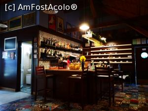 [P22] Jazz Bistro & Winery; barul și, în plan îndepărtat, toaletele » foto by crismis
 - 
<span class="allrVoted glyphicon glyphicon-heart hidden" id="av1208660"></span>
<a class="m-l-10 hidden" id="sv1208660" onclick="voting_Foto_DelVot(,1208660,22699)" role="button">șterge vot <span class="glyphicon glyphicon-remove"></span></a>
<a id="v91208660" class=" c-red"  onclick="voting_Foto_SetVot(1208660)" role="button"><span class="glyphicon glyphicon-heart-empty"></span> <b>LIKE</b> = Votează poza</a> <img class="hidden"  id="f1208660W9" src="/imagini/loader.gif" border="0" /><span class="AjErrMes hidden" id="e1208660ErM"></span>