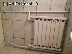 [P10] Caloriferul din baie, montat de Stramba-Teava :)  » foto by Trank
 - 
<span class="allrVoted glyphicon glyphicon-heart hidden" id="av913459"></span>
<a class="m-l-10 hidden" id="sv913459" onclick="voting_Foto_DelVot(,913459,22891)" role="button">șterge vot <span class="glyphicon glyphicon-remove"></span></a>
<a id="v9913459" class=" c-red"  onclick="voting_Foto_SetVot(913459)" role="button"><span class="glyphicon glyphicon-heart-empty"></span> <b>LIKE</b> = Votează poza</a> <img class="hidden"  id="f913459W9" src="/imagini/loader.gif" border="0" /><span class="AjErrMes hidden" id="e913459ErM"></span>