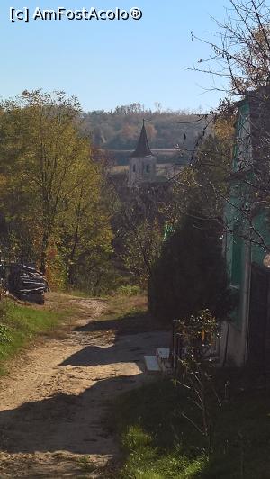 [P09] Uliță în sat, se văd și niște lemne pregătite pentru iarnă-în fundal biserica evanghelică » foto by AZE
 - 
<span class="allrVoted glyphicon glyphicon-heart hidden" id="av914129"></span>
<a class="m-l-10 hidden" id="sv914129" onclick="voting_Foto_DelVot(,914129,22908)" role="button">șterge vot <span class="glyphicon glyphicon-remove"></span></a>
<a id="v9914129" class=" c-red"  onclick="voting_Foto_SetVot(914129)" role="button"><span class="glyphicon glyphicon-heart-empty"></span> <b>LIKE</b> = Votează poza</a> <img class="hidden"  id="f914129W9" src="/imagini/loader.gif" border="0" /><span class="AjErrMes hidden" id="e914129ErM"></span>