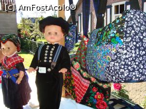 [P26] As cumpăra păpușile, dar costă o avere » foto by mireille
 - 
<span class="allrVoted glyphicon glyphicon-heart hidden" id="av947890"></span>
<a class="m-l-10 hidden" id="sv947890" onclick="voting_Foto_DelVot(,947890,22918)" role="button">șterge vot <span class="glyphicon glyphicon-remove"></span></a>
<a id="v9947890" class=" c-red"  onclick="voting_Foto_SetVot(947890)" role="button"><span class="glyphicon glyphicon-heart-empty"></span> <b>LIKE</b> = Votează poza</a> <img class="hidden"  id="f947890W9" src="/imagini/loader.gif" border="0" /><span class="AjErrMes hidden" id="e947890ErM"></span>