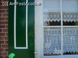 [P32] Perdele la ferestrele unei ferme.  » foto by mireille
 - 
<span class="allrVoted glyphicon glyphicon-heart hidden" id="av947896"></span>
<a class="m-l-10 hidden" id="sv947896" onclick="voting_Foto_DelVot(,947896,22918)" role="button">șterge vot <span class="glyphicon glyphicon-remove"></span></a>
<a id="v9947896" class=" c-red"  onclick="voting_Foto_SetVot(947896)" role="button"><span class="glyphicon glyphicon-heart-empty"></span> <b>LIKE</b> = Votează poza</a> <img class="hidden"  id="f947896W9" src="/imagini/loader.gif" border="0" /><span class="AjErrMes hidden" id="e947896ErM"></span>