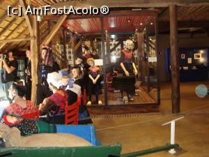 [P39] Actorii voluntari de ziua satului in incinta muzeului.  » foto by mireille
 - 
<span class="allrVoted glyphicon glyphicon-heart hidden" id="av947903"></span>
<a class="m-l-10 hidden" id="sv947903" onclick="voting_Foto_DelVot(,947903,22918)" role="button">șterge vot <span class="glyphicon glyphicon-remove"></span></a>
<a id="v9947903" class=" c-red"  onclick="voting_Foto_SetVot(947903)" role="button"><span class="glyphicon glyphicon-heart-empty"></span> <b>LIKE</b> = Votează poza</a> <img class="hidden"  id="f947903W9" src="/imagini/loader.gif" border="0" /><span class="AjErrMes hidden" id="e947903ErM"></span>