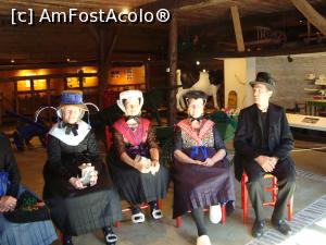 [P40] Fotografie de grup cu aprobarea prietenoasa a localnicilor...  » foto by mireille
 - 
<span class="allrVoted glyphicon glyphicon-heart hidden" id="av947904"></span>
<a class="m-l-10 hidden" id="sv947904" onclick="voting_Foto_DelVot(,947904,22918)" role="button">șterge vot <span class="glyphicon glyphicon-remove"></span></a>
<a id="v9947904" class=" c-red"  onclick="voting_Foto_SetVot(947904)" role="button"><span class="glyphicon glyphicon-heart-empty"></span> <b>LIKE</b> = Votează poza</a> <img class="hidden"  id="f947904W9" src="/imagini/loader.gif" border="0" /><span class="AjErrMes hidden" id="e947904ErM"></span>