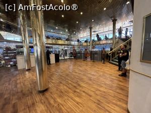 [P51] Magazine în ferry » foto by AZE
 - 
<span class="allrVoted glyphicon glyphicon-heart hidden" id="av1522949"></span>
<a class="m-l-10 hidden" id="sv1522949" onclick="voting_Foto_DelVot(,1522949,22921)" role="button">șterge vot <span class="glyphicon glyphicon-remove"></span></a>
<a id="v91522949" class=" c-red"  onclick="voting_Foto_SetVot(1522949)" role="button"><span class="glyphicon glyphicon-heart-empty"></span> <b>LIKE</b> = Votează poza</a> <img class="hidden"  id="f1522949W9" src="/imagini/loader.gif" border="0" /><span class="AjErrMes hidden" id="e1522949ErM"></span>