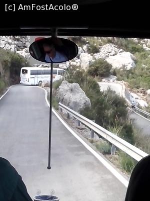 [P04] Autobuzul din fața noastră se strecoară cu greu la una din curbe » foto by diacrys*
 - 
<span class="allrVoted glyphicon glyphicon-heart hidden" id="av920414"></span>
<a class="m-l-10 hidden" id="sv920414" onclick="voting_Foto_DelVot(,920414,23018)" role="button">șterge vot <span class="glyphicon glyphicon-remove"></span></a>
<a id="v9920414" class=" c-red"  onclick="voting_Foto_SetVot(920414)" role="button"><span class="glyphicon glyphicon-heart-empty"></span> <b>LIKE</b> = Votează poza</a> <img class="hidden"  id="f920414W9" src="/imagini/loader.gif" border="0" /><span class="AjErrMes hidden" id="e920414ErM"></span>