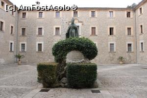 [P11] Mallorca, Mănăstirea Santuari de Lluc, Episcopul Pere-Joan Campins » foto by mprofeanu
 - 
<span class="allrVoted glyphicon glyphicon-heart hidden" id="av1301703"></span>
<a class="m-l-10 hidden" id="sv1301703" onclick="voting_Foto_DelVot(,1301703,23018)" role="button">șterge vot <span class="glyphicon glyphicon-remove"></span></a>
<a id="v91301703" class=" c-red"  onclick="voting_Foto_SetVot(1301703)" role="button"><span class="glyphicon glyphicon-heart-empty"></span> <b>LIKE</b> = Votează poza</a> <img class="hidden"  id="f1301703W9" src="/imagini/loader.gif" border="0" /><span class="AjErrMes hidden" id="e1301703ErM"></span>