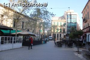[P19] Mallorca, Manacor, Plaça de sa Bassa cu terase și restaurante... » foto by mprofeanu
 - 
<span class="allrVoted glyphicon glyphicon-heart hidden" id="av1304055"></span>
<a class="m-l-10 hidden" id="sv1304055" onclick="voting_Foto_DelVot(,1304055,23018)" role="button">șterge vot <span class="glyphicon glyphicon-remove"></span></a>
<a id="v91304055" class=" c-red"  onclick="voting_Foto_SetVot(1304055)" role="button"><span class="glyphicon glyphicon-heart-empty"></span> <b>LIKE</b> = Votează poza</a> <img class="hidden"  id="f1304055W9" src="/imagini/loader.gif" border="0" /><span class="AjErrMes hidden" id="e1304055ErM"></span>