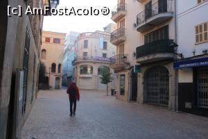 [P04] Mallorca, Manacor, Plaça del Convent, Primăria se vede în plan îndepărtat în dreapta, clădirea cu steaguri » foto by mprofeanu
 - 
<span class="allrVoted glyphicon glyphicon-heart hidden" id="av1304040"></span>
<a class="m-l-10 hidden" id="sv1304040" onclick="voting_Foto_DelVot(,1304040,23018)" role="button">șterge vot <span class="glyphicon glyphicon-remove"></span></a>
<a id="v91304040" class=" c-red"  onclick="voting_Foto_SetVot(1304040)" role="button"><span class="glyphicon glyphicon-heart-empty"></span> <b>LIKE</b> = Votează poza</a> <img class="hidden"  id="f1304040W9" src="/imagini/loader.gif" border="0" /><span class="AjErrMes hidden" id="e1304040ErM"></span>