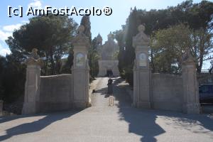 [P92] Mallorca, Santuario La Mare de Déu de Bonany, poarta de la intrare » foto by mprofeanu
 - 
<span class="allrVoted glyphicon glyphicon-heart hidden" id="av1304128"></span>
<a class="m-l-10 hidden" id="sv1304128" onclick="voting_Foto_DelVot(,1304128,23018)" role="button">șterge vot <span class="glyphicon glyphicon-remove"></span></a>
<a id="v91304128" class=" c-red"  onclick="voting_Foto_SetVot(1304128)" role="button"><span class="glyphicon glyphicon-heart-empty"></span> <b>LIKE</b> = Votează poza</a> <img class="hidden"  id="f1304128W9" src="/imagini/loader.gif" border="0" /><span class="AjErrMes hidden" id="e1304128ErM"></span>