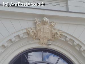 [P06] 6. Un simbol heraldic deasupra intrării în Reședința Mitropolitană.  » foto by msnd
 - 
<span class="allrVoted glyphicon glyphicon-heart hidden" id="av972250"></span>
<a class="m-l-10 hidden" id="sv972250" onclick="voting_Foto_DelVot(,972250,23025)" role="button">șterge vot <span class="glyphicon glyphicon-remove"></span></a>
<a id="v9972250" class=" c-red"  onclick="voting_Foto_SetVot(972250)" role="button"><span class="glyphicon glyphicon-heart-empty"></span> <b>LIKE</b> = Votează poza</a> <img class="hidden"  id="f972250W9" src="/imagini/loader.gif" border="0" /><span class="AjErrMes hidden" id="e972250ErM"></span>