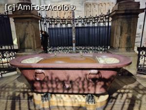 [P39] Domul din Milano; sarcofagul roman din baptisteriu » foto by crismis
 - 
<span class="allrVoted glyphicon glyphicon-heart hidden" id="av1485187"></span>
<a class="m-l-10 hidden" id="sv1485187" onclick="voting_Foto_DelVot(,1485187,23051)" role="button">șterge vot <span class="glyphicon glyphicon-remove"></span></a>
<a id="v91485187" class=" c-red"  onclick="voting_Foto_SetVot(1485187)" role="button"><span class="glyphicon glyphicon-heart-empty"></span> <b>LIKE</b> = Votează poza</a> <img class="hidden"  id="f1485187W9" src="/imagini/loader.gif" border="0" /><span class="AjErrMes hidden" id="e1485187ErM"></span>
