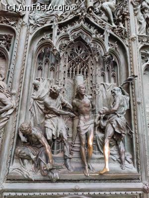 [P50] Domul din Milano; detaliu ușă bronz » foto by crismis
 - 
<span class="allrVoted glyphicon glyphicon-heart hidden" id="av1485198"></span>
<a class="m-l-10 hidden" id="sv1485198" onclick="voting_Foto_DelVot(,1485198,23051)" role="button">șterge vot <span class="glyphicon glyphicon-remove"></span></a>
<a id="v91485198" class=" c-red"  onclick="voting_Foto_SetVot(1485198)" role="button"><span class="glyphicon glyphicon-heart-empty"></span> <b>LIKE</b> = Votează poza</a> <img class="hidden"  id="f1485198W9" src="/imagini/loader.gif" border="0" /><span class="AjErrMes hidden" id="e1485198ErM"></span>