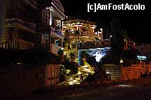 [P02] Intrarea catre Enavlion. In centru se vede terasa cu restaurantul. Calea catre o masa delicioasa. » foto by cher-cher
 - 
<span class="allrVoted glyphicon glyphicon-heart hidden" id="av258598"></span>
<a class="m-l-10 hidden" id="sv258598" onclick="voting_Foto_DelVot(,258598,23102)" role="button">șterge vot <span class="glyphicon glyphicon-remove"></span></a>
<a id="v9258598" class=" c-red"  onclick="voting_Foto_SetVot(258598)" role="button"><span class="glyphicon glyphicon-heart-empty"></span> <b>LIKE</b> = Votează poza</a> <img class="hidden"  id="f258598W9" src="/imagini/loader.gif" border="0" /><span class="AjErrMes hidden" id="e258598ErM"></span>