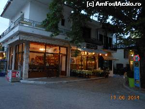 [P02] Panagia - Taverna Elena şi magazinul din vecinătate.  » foto by iulianic
 - 
<span class="allrVoted glyphicon glyphicon-heart hidden" id="av523702"></span>
<a class="m-l-10 hidden" id="sv523702" onclick="voting_Foto_DelVot(,523702,23102)" role="button">șterge vot <span class="glyphicon glyphicon-remove"></span></a>
<a id="v9523702" class=" c-red"  onclick="voting_Foto_SetVot(523702)" role="button"><span class="glyphicon glyphicon-heart-empty"></span> <b>LIKE</b> = Votează poza</a> <img class="hidden"  id="f523702W9" src="/imagini/loader.gif" border="0" /><span class="AjErrMes hidden" id="e523702ErM"></span>