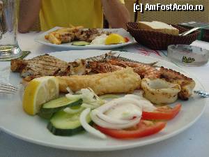 [P04] Unul din platourile cu peşte şi fructe de mare... tot la Fedra-remarcaţi după faţa de masă...  » foto by Lyssys
 - 
<span class="allrVoted glyphicon glyphicon-heart hidden" id="av342124"></span>
<a class="m-l-10 hidden" id="sv342124" onclick="voting_Foto_DelVot(,342124,23102)" role="button">șterge vot <span class="glyphicon glyphicon-remove"></span></a>
<a id="v9342124" class=" c-red"  onclick="voting_Foto_SetVot(342124)" role="button"><span class="glyphicon glyphicon-heart-empty"></span> <b>LIKE</b> = Votează poza</a> <img class="hidden"  id="f342124W9" src="/imagini/loader.gif" border="0" /><span class="AjErrMes hidden" id="e342124ErM"></span>