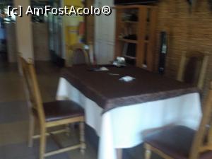 [P06] Masă din sala mare.  » foto by Zoazore
 - 
<span class="allrVoted glyphicon glyphicon-heart hidden" id="av983989"></span>
<a class="m-l-10 hidden" id="sv983989" onclick="voting_Foto_DelVot(,983989,23131)" role="button">șterge vot <span class="glyphicon glyphicon-remove"></span></a>
<a id="v9983989" class=" c-red"  onclick="voting_Foto_SetVot(983989)" role="button"><span class="glyphicon glyphicon-heart-empty"></span> <b>LIKE</b> = Votează poza</a> <img class="hidden"  id="f983989W9" src="/imagini/loader.gif" border="0" /><span class="AjErrMes hidden" id="e983989ErM"></span>