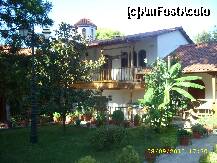 [P14] Manastirea Faneromeni-curtea manastirii » foto by raduu1972
 - 
<span class="allrVoted glyphicon glyphicon-heart hidden" id="av151712"></span>
<a class="m-l-10 hidden" id="sv151712" onclick="voting_Foto_DelVot(,151712,23140)" role="button">șterge vot <span class="glyphicon glyphicon-remove"></span></a>
<a id="v9151712" class=" c-red"  onclick="voting_Foto_SetVot(151712)" role="button"><span class="glyphicon glyphicon-heart-empty"></span> <b>LIKE</b> = Votează poza</a> <img class="hidden"  id="f151712W9" src="/imagini/loader.gif" border="0" /><span class="AjErrMes hidden" id="e151712ErM"></span>