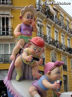 [P17] Las Fallas, Valencia 2013 » foto by Muffin2009*
 - 
<span class="allrVoted glyphicon glyphicon-heart hidden" id="av413324"></span>
<a class="m-l-10 hidden" id="sv413324" onclick="voting_Foto_DelVot(,413324,23165)" role="button">șterge vot <span class="glyphicon glyphicon-remove"></span></a>
<a id="v9413324" class=" c-red"  onclick="voting_Foto_SetVot(413324)" role="button"><span class="glyphicon glyphicon-heart-empty"></span> <b>LIKE</b> = Votează poza</a> <img class="hidden"  id="f413324W9" src="/imagini/loader.gif" border="0" /><span class="AjErrMes hidden" id="e413324ErM"></span>