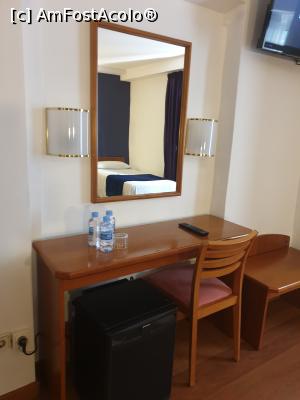 [P09] camera de hotel » foto by robert
 - 
<span class="allrVoted glyphicon glyphicon-heart hidden" id="av1168195"></span>
<a class="m-l-10 hidden" id="sv1168195" onclick="voting_Foto_DelVot(,1168195,23169)" role="button">șterge vot <span class="glyphicon glyphicon-remove"></span></a>
<a id="v91168195" class=" c-red"  onclick="voting_Foto_SetVot(1168195)" role="button"><span class="glyphicon glyphicon-heart-empty"></span> <b>LIKE</b> = Votează poza</a> <img class="hidden"  id="f1168195W9" src="/imagini/loader.gif" border="0" /><span class="AjErrMes hidden" id="e1168195ErM"></span>