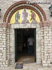 [P04] Intrarea in biserica manastirii » foto by almona
 - 
<span class="allrVoted glyphicon glyphicon-heart hidden" id="av56867"></span>
<a class="m-l-10 hidden" id="sv56867" onclick="voting_Foto_DelVot(,56867,23177)" role="button">șterge vot <span class="glyphicon glyphicon-remove"></span></a>
<a id="v956867" class=" c-red"  onclick="voting_Foto_SetVot(56867)" role="button"><span class="glyphicon glyphicon-heart-empty"></span> <b>LIKE</b> = Votează poza</a> <img class="hidden"  id="f56867W9" src="/imagini/loader.gif" border="0" /><span class="AjErrMes hidden" id="e56867ErM"></span>