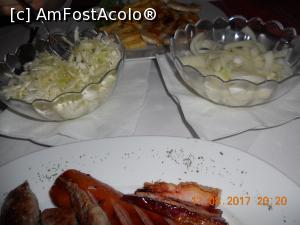 [P10] salatele de varză și ceapă » foto by zlatna
 - 
<span class="allrVoted glyphicon glyphicon-heart hidden" id="av928183"></span>
<a class="m-l-10 hidden" id="sv928183" onclick="voting_Foto_DelVot(,928183,23203)" role="button">șterge vot <span class="glyphicon glyphicon-remove"></span></a>
<a id="v9928183" class=" c-red"  onclick="voting_Foto_SetVot(928183)" role="button"><span class="glyphicon glyphicon-heart-empty"></span> <b>LIKE</b> = Votează poza</a> <img class="hidden"  id="f928183W9" src="/imagini/loader.gif" border="0" /><span class="AjErrMes hidden" id="e928183ErM"></span>