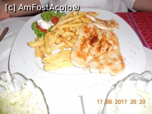 [P09] grătarul soției cu cartofi » foto by zlatna
 - 
<span class="allrVoted glyphicon glyphicon-heart hidden" id="av928182"></span>
<a class="m-l-10 hidden" id="sv928182" onclick="voting_Foto_DelVot(,928182,23203)" role="button">șterge vot <span class="glyphicon glyphicon-remove"></span></a>
<a id="v9928182" class=" c-red"  onclick="voting_Foto_SetVot(928182)" role="button"><span class="glyphicon glyphicon-heart-empty"></span> <b>LIKE</b> = Votează poza</a> <img class="hidden"  id="f928182W9" src="/imagini/loader.gif" border="0" /><span class="AjErrMes hidden" id="e928182ErM"></span>