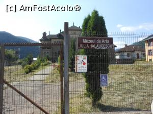 [P05] Pe Valea Tarcăului - La Muzeul de Artă "Iulia Hălăucescu" din Tarcău. » foto by iulianic
 - 
<span class="allrVoted glyphicon glyphicon-heart hidden" id="av1182818"></span>
<a class="m-l-10 hidden" id="sv1182818" onclick="voting_Foto_DelVot(,1182818,23204)" role="button">șterge vot <span class="glyphicon glyphicon-remove"></span></a>
<a id="v91182818" class=" c-red"  onclick="voting_Foto_SetVot(1182818)" role="button"><span class="glyphicon glyphicon-heart-empty"></span> <b>LIKE</b> = Votează poza</a> <img class="hidden"  id="f1182818W9" src="/imagini/loader.gif" border="0" /><span class="AjErrMes hidden" id="e1182818ErM"></span>